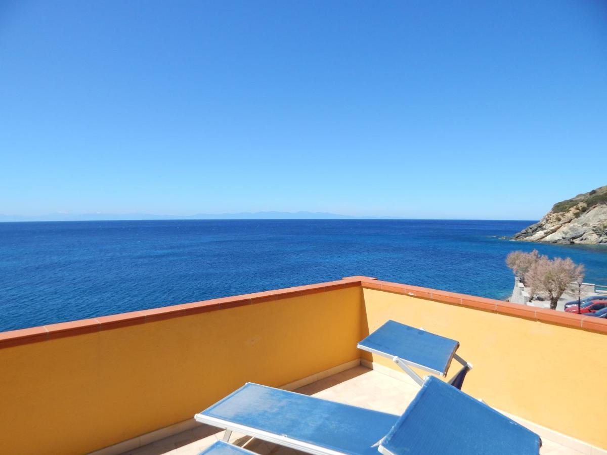 Appartamenti - Villa Mare Pomonte Bagian luar foto